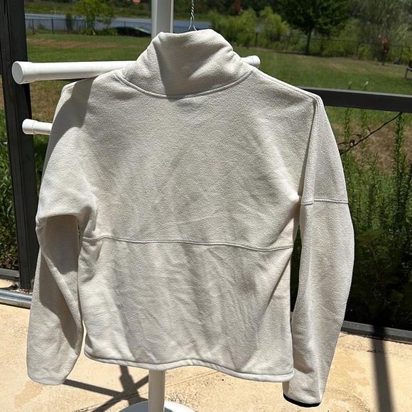The North Face Crème fleece light weight Pullover Cropped Sweater WM XS - Picture 3 of 4